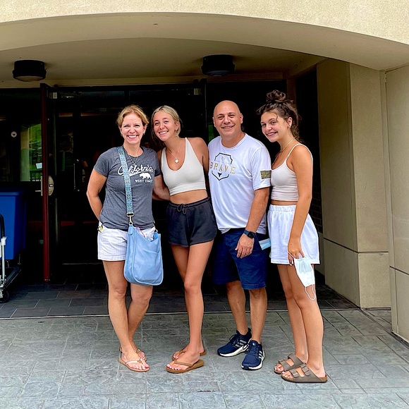 Meet your Posher, M & M - Picture 2 of 5